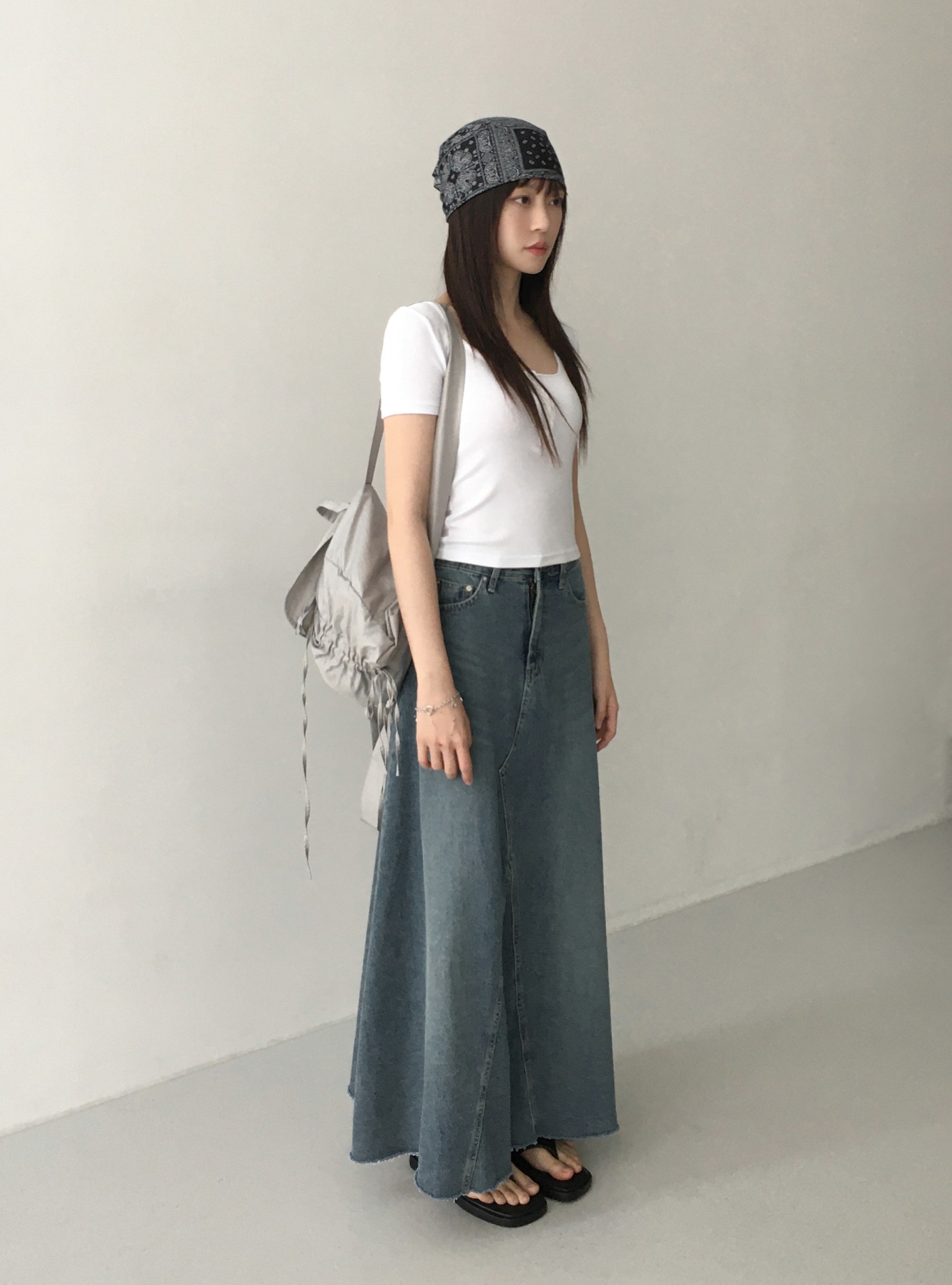 truereligion フレアデニム スタッズw32 グレー 希少 truereligion フレアデニム スタッズw32 グレー 希少