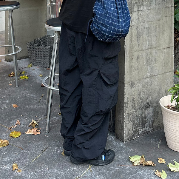 AURALEE LIGHT NYLON FATIGUE PANTS ネイビー 4（カーゴポケット