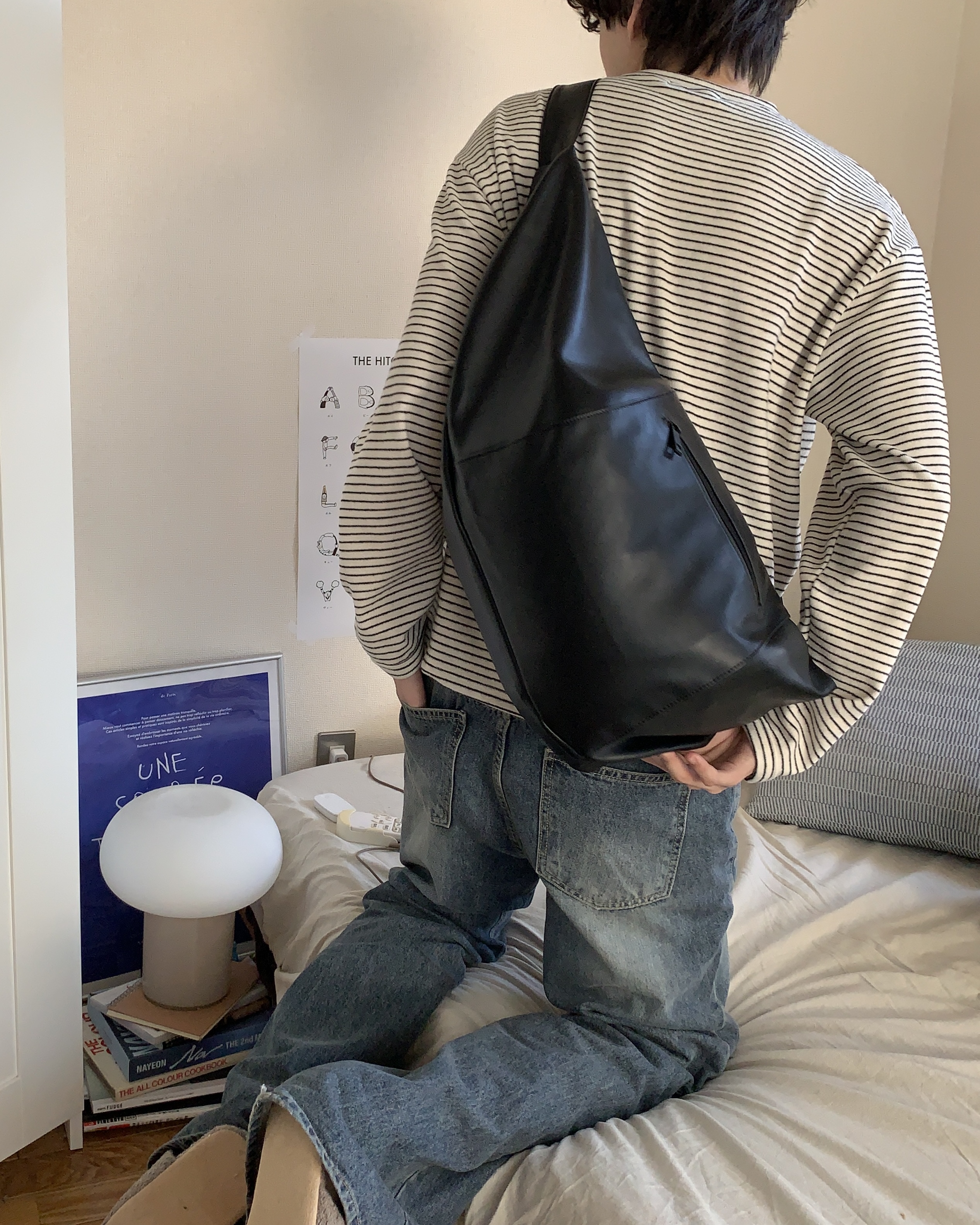 ハーフムーンメッセンジャーバッグ