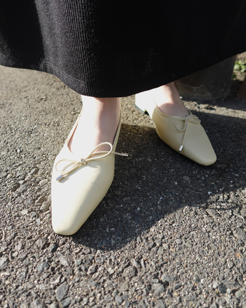 スクエアトゥリボンフラットシューズ