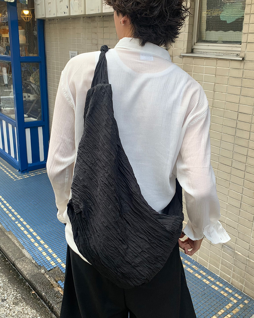 プリーツシャーリングクロスバッグ
