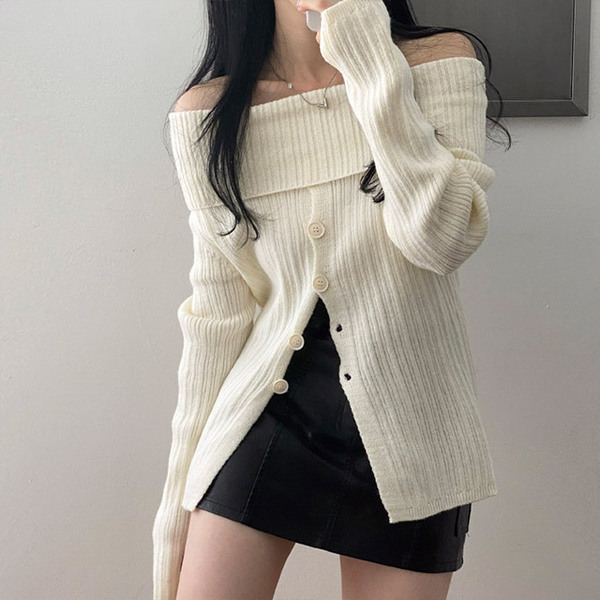 オフショルダーボタンニット | ファッション通販サイト NUGU