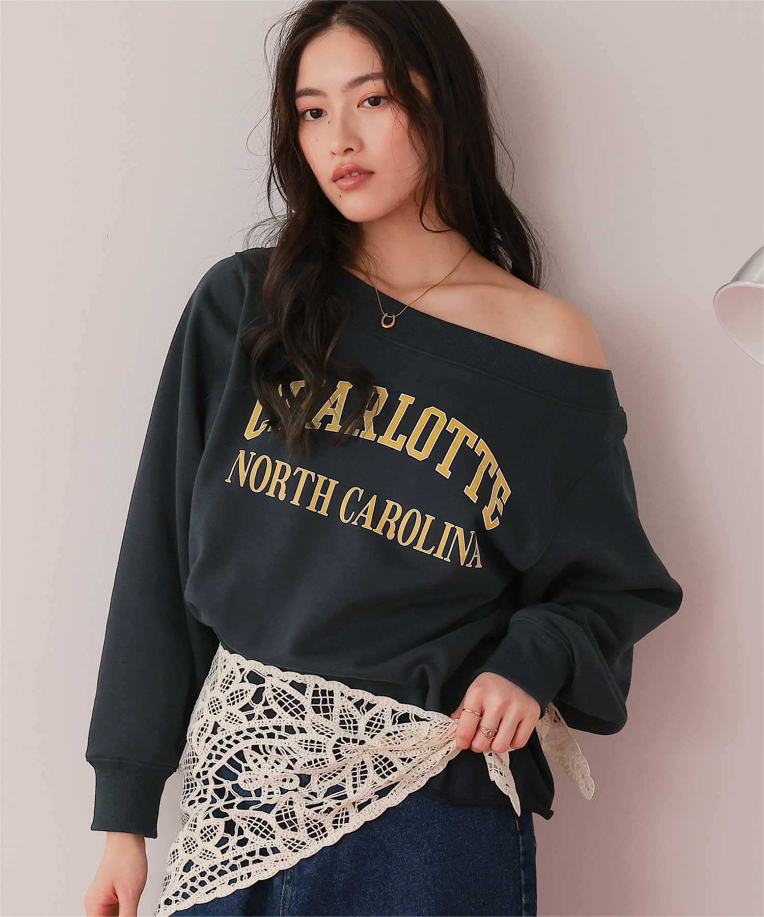 オフショルダースウェットプルオーバー