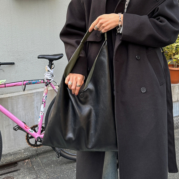 リバーシブルレザーショルダーバッグ | ファッション通販サイト NUGU