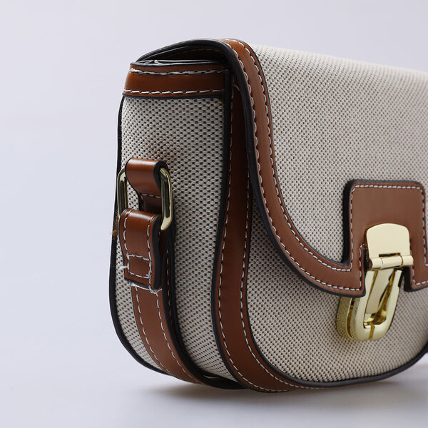 ゴールドバックルポイントクロスバッグ | ファッション通販