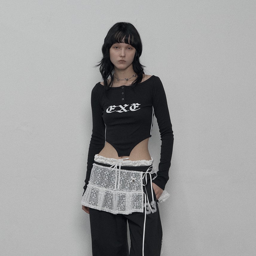 BOATNECK BUTTON TOP / BLACK