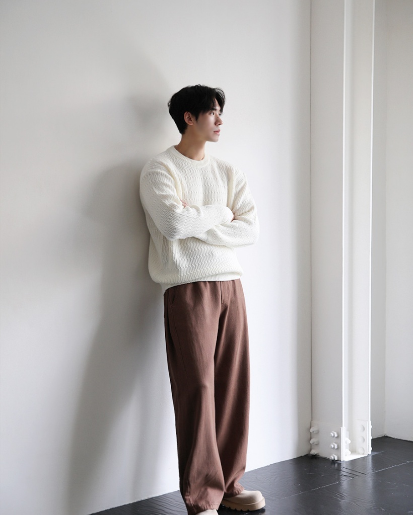 サイドタック入りワイドパンツ