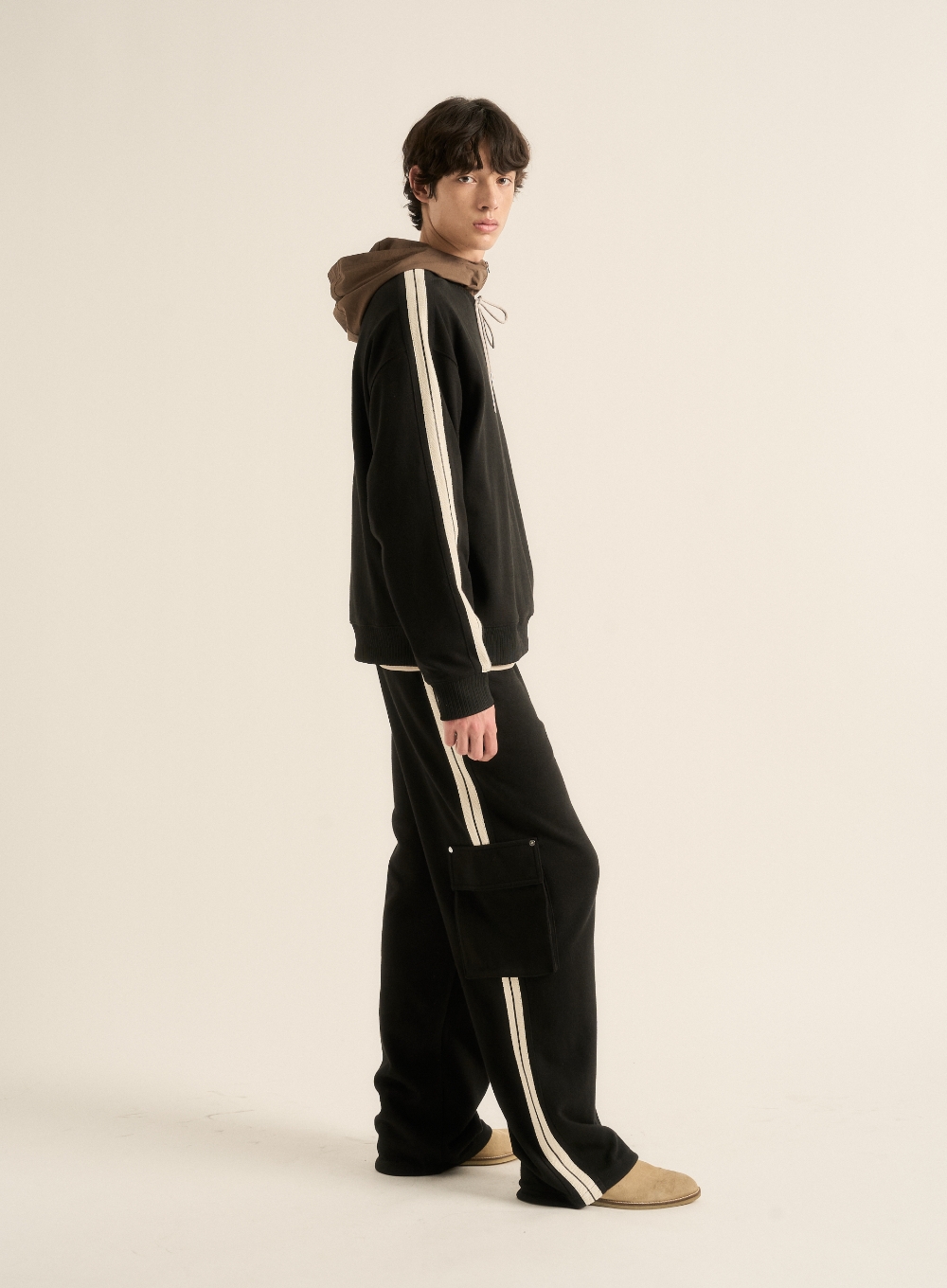 Lawton Sweatshirt - Black | ファッション通販サイト NUGU