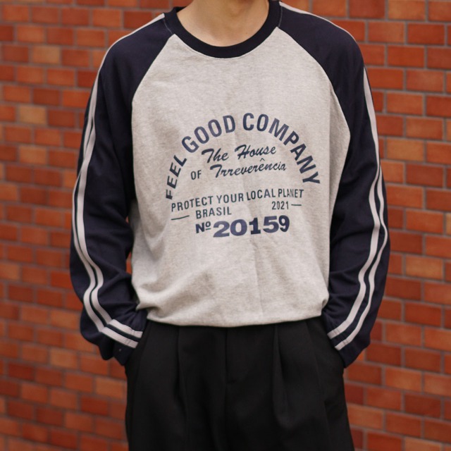 トラックラグランレタリングTシャツ