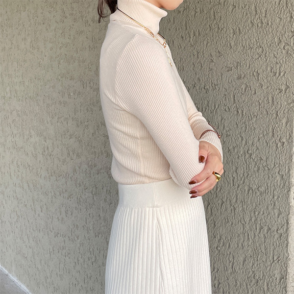 【極美品クリーニング済】DRUMOHRナチュラルホワイトリブタートルネック46 カシミヤ100％ オフタートルネック | Material,Cashmere | FUKAKINET
