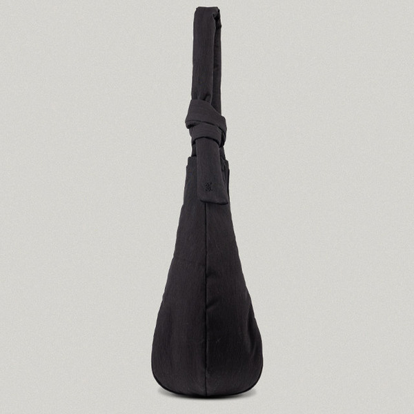 ショルダーバッグ・ポシェット [FOLNUA]PADDED OVAL BAG_COTTON [2COLOR] FOLNUA PADDED OVAL BAG BLACK - COTTON | ファッション通販