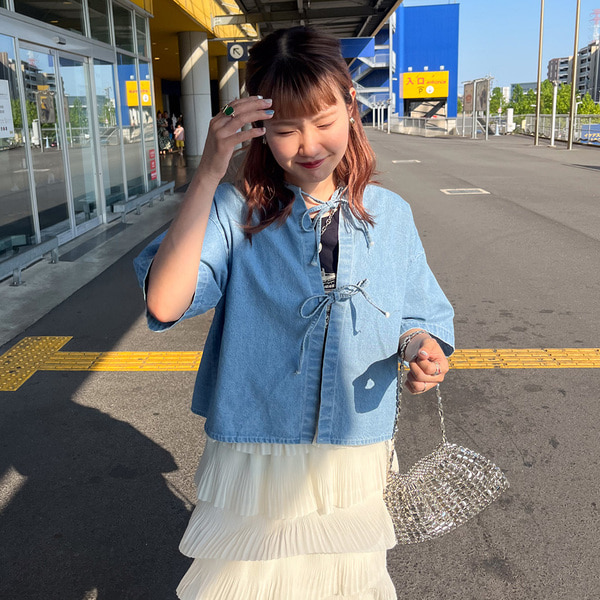 シルバーショルダーバッグ シルバーヴィンテージメタリックレザーを使用したジミー チュウ