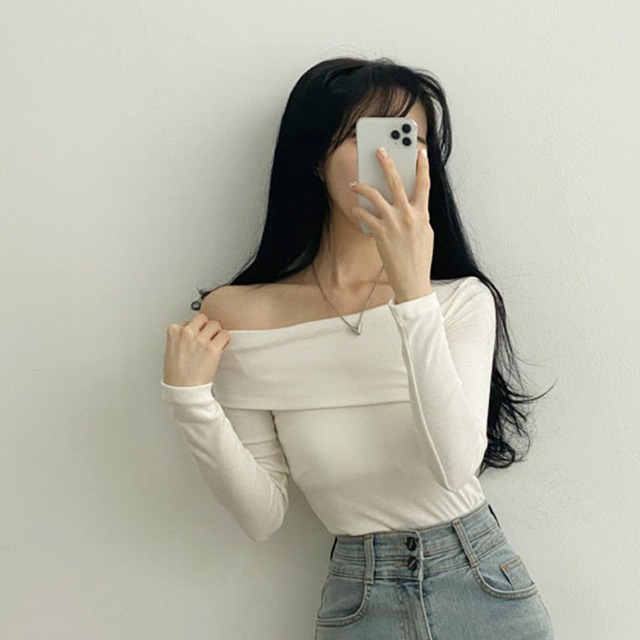 ワイドネックフロントシャーリングTシャツ＋キャミソールセット