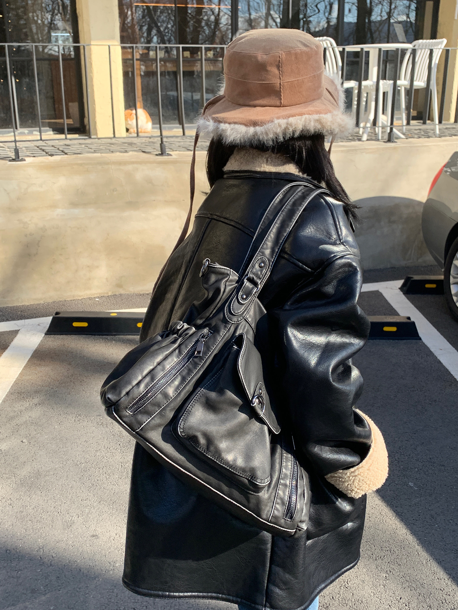 ビッグヴィンテージフェイクレザーショルダーバッグ | ファッション