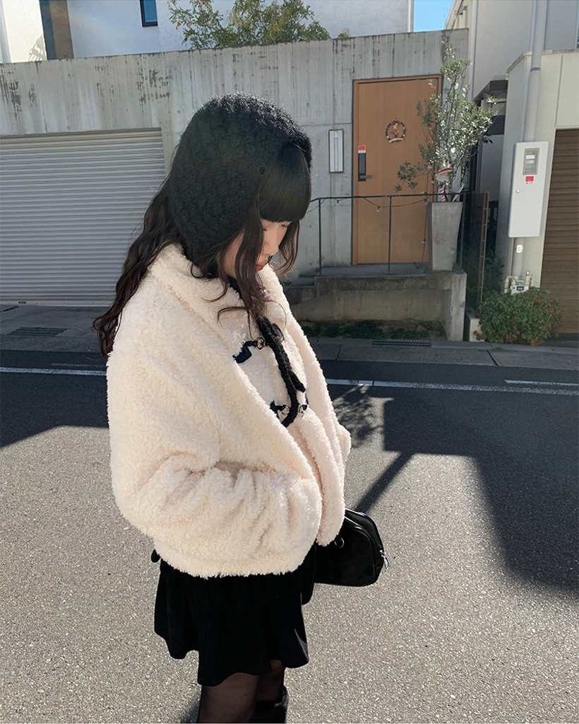 クリスマス/年末] ボアキルティングバックルショートコート (3color