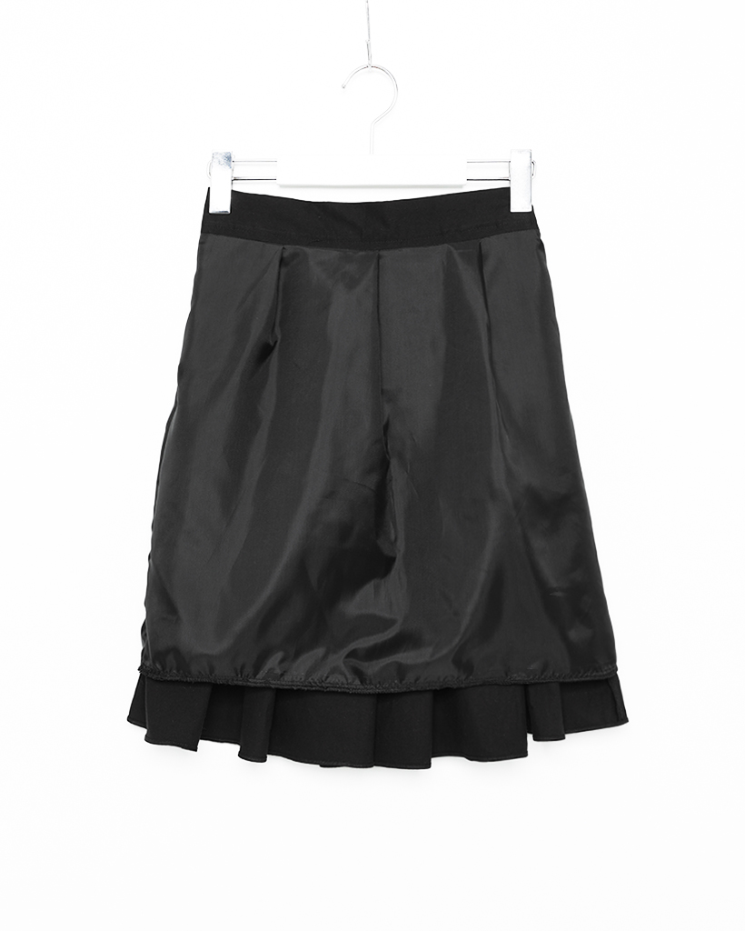 2024SS 新品未使用　プリーツプリーズ　KOMBU スカート　黒 プリーツミディスカ?ト | ファッション通販サイト NUGU