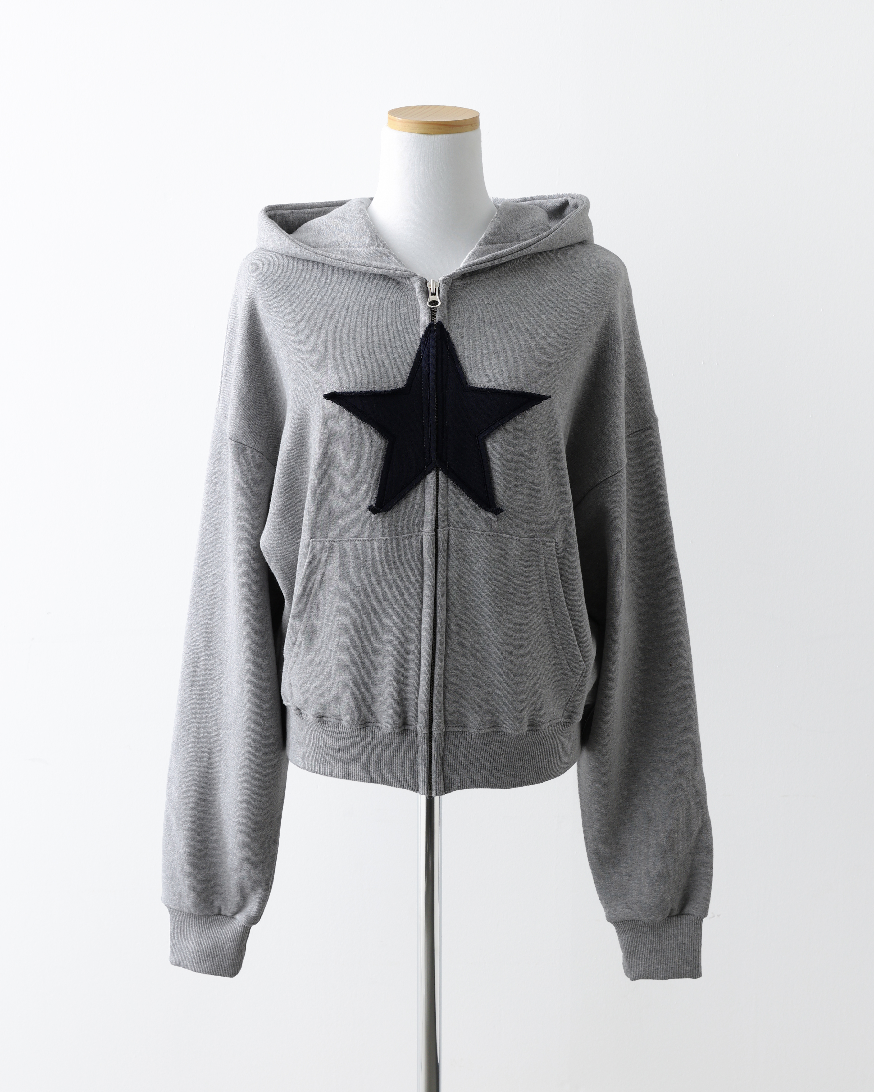 ダイヤ‼️超希少品出ました‼️スカルパッチ付きグレーパーカーラスト1点物‼️ SKULLSKATES パーカー