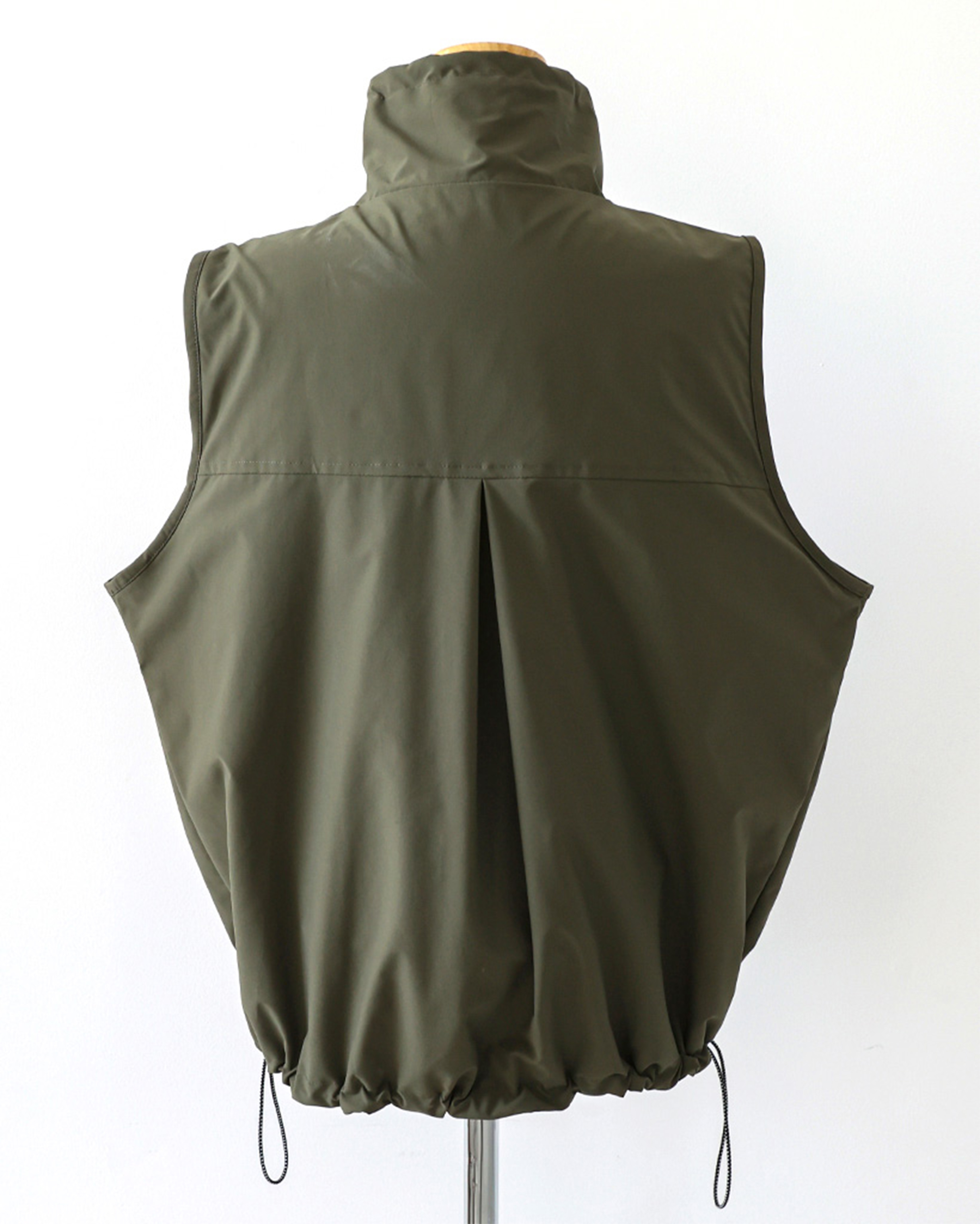 8/521:00限定お値下げ　新品　LIBERTY柄　リバーシブルダウンベスト 8/521:00限定お値下げ 新品 LIBERTY柄 リバーシブルダウンベスト