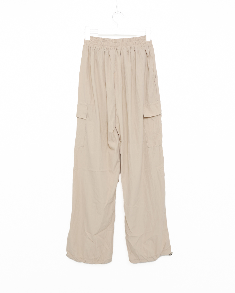 ベージュ カーゴパンツ ワイドフィット UNIQLO ワイドフィットパラシュートカーゴパンツ ベージュ L