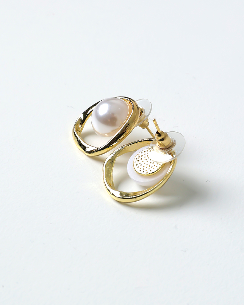 パールイヤリング
K18アコヤパール6mm
メレダイヤ IRIS47｜bubble pearl earring イヤリング パール 痛くなり
