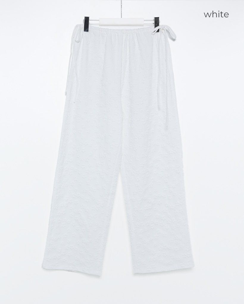 エンボスフラワーストラップバンディングパンツ | ファッション