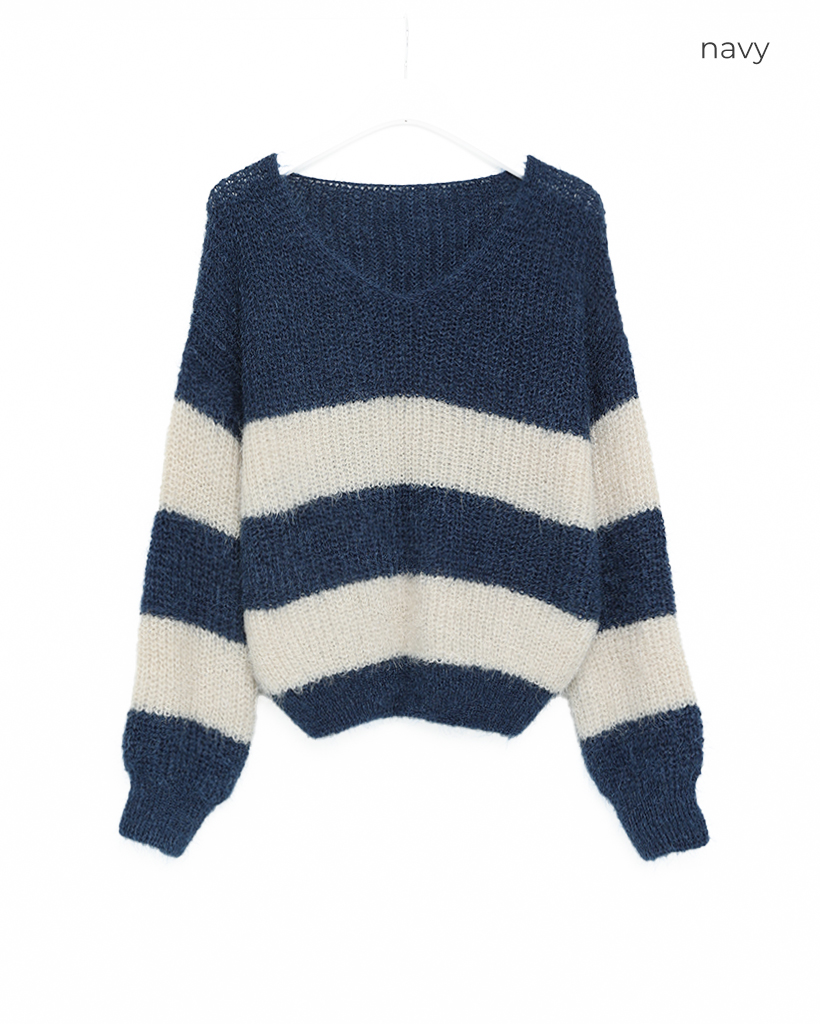 Vネックボーダーオーバーフィットニット | ファッション通販サイト NUGU