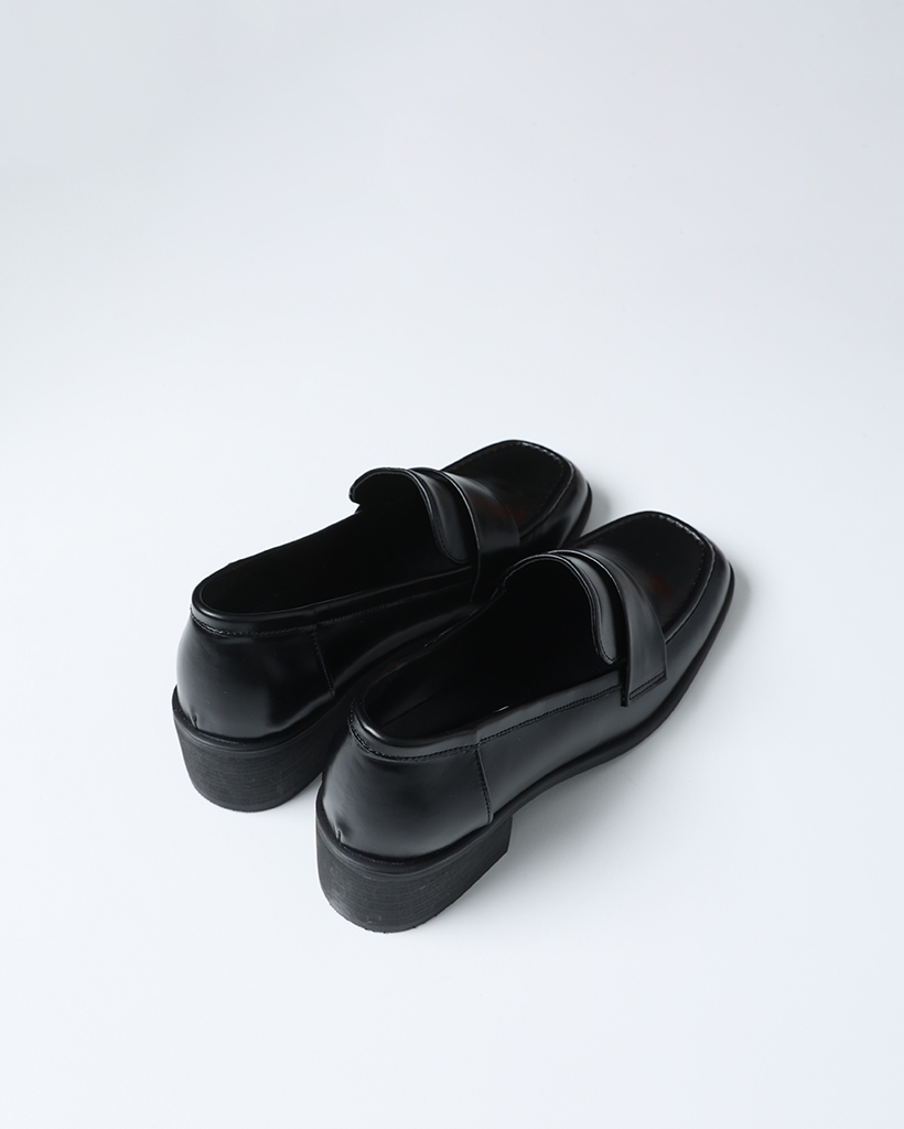 スクエアトゥミドルヒールローファー | ファッション通販サイト NUGU