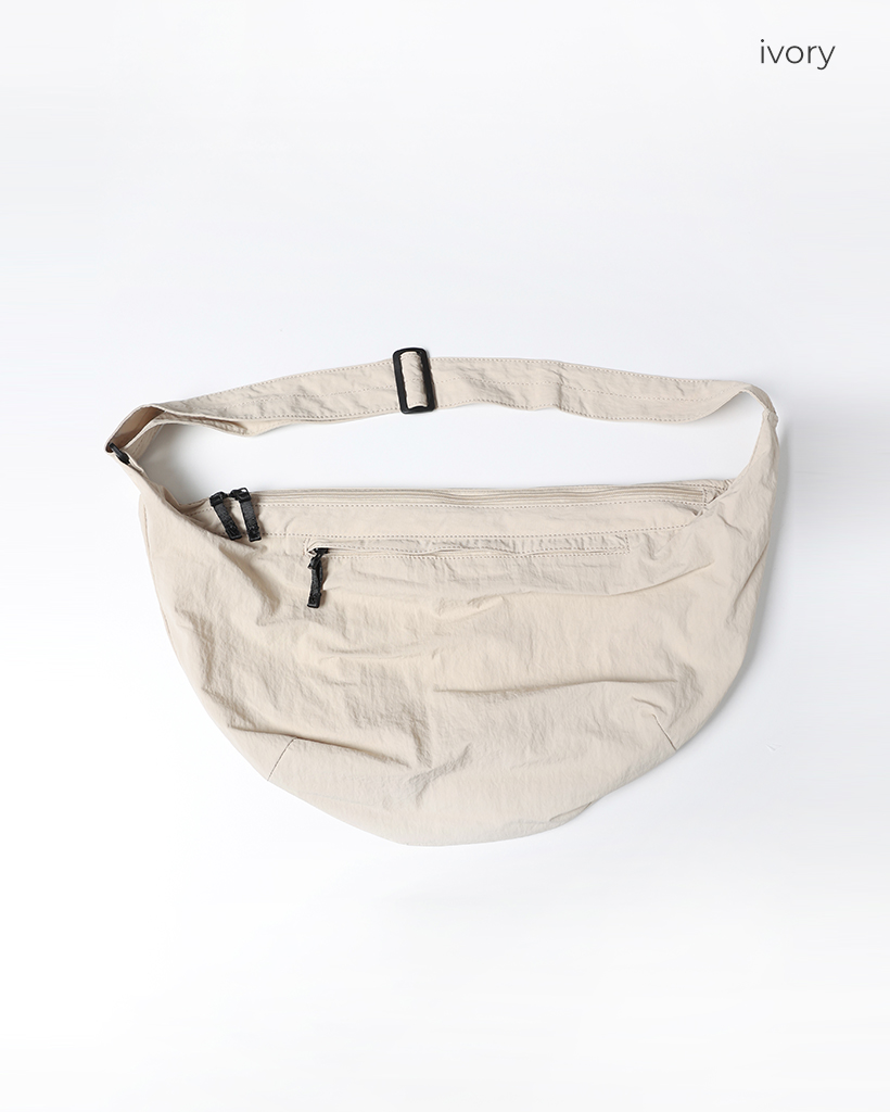 新品未使用‼️ビッグサイズショルダー ATHLETA ヴェルディ 非売品 セール】 ハーフムーンボディショルダーバッグ （ショルダー