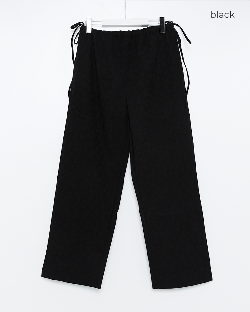 エンボスフラワーストラップバンディングパンツ | ファッション