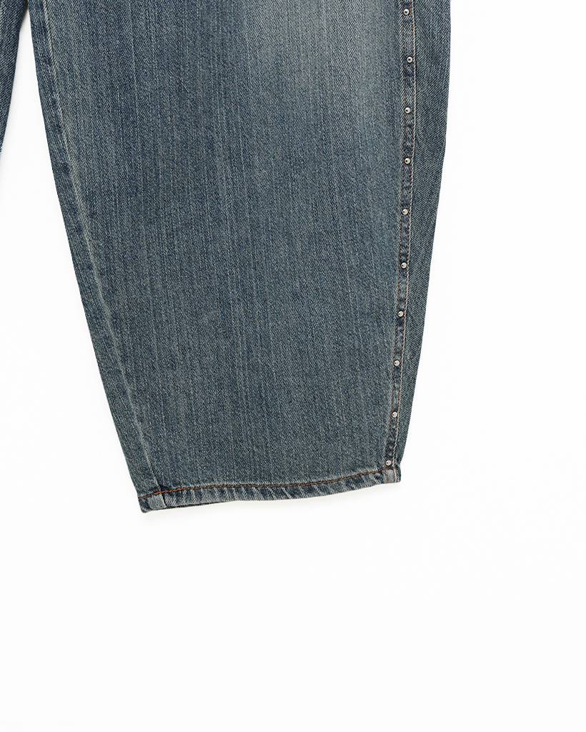 スタッズラインデニムパンツ | ファッション通販サイト NUGU