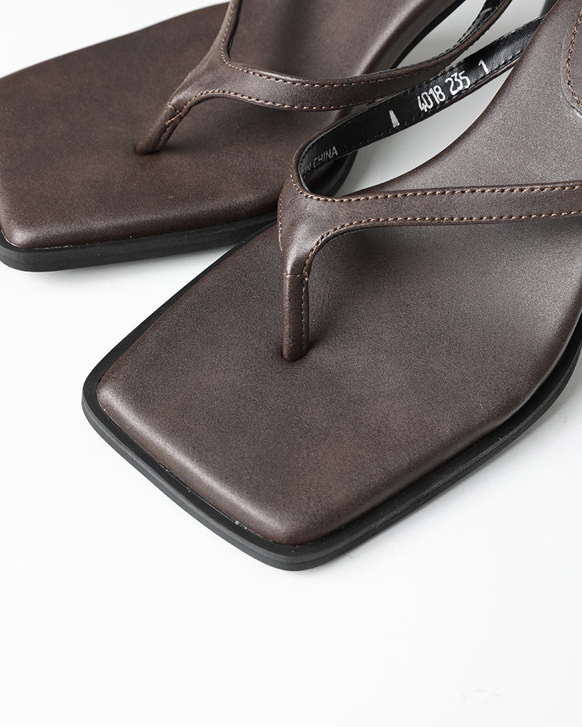 TOTEME トテム スクエアトゥ ヒール フリップフロップ サンダル TOTEME Toteme トーテム トングサンダル THE FLIP FLOP HEEL 205