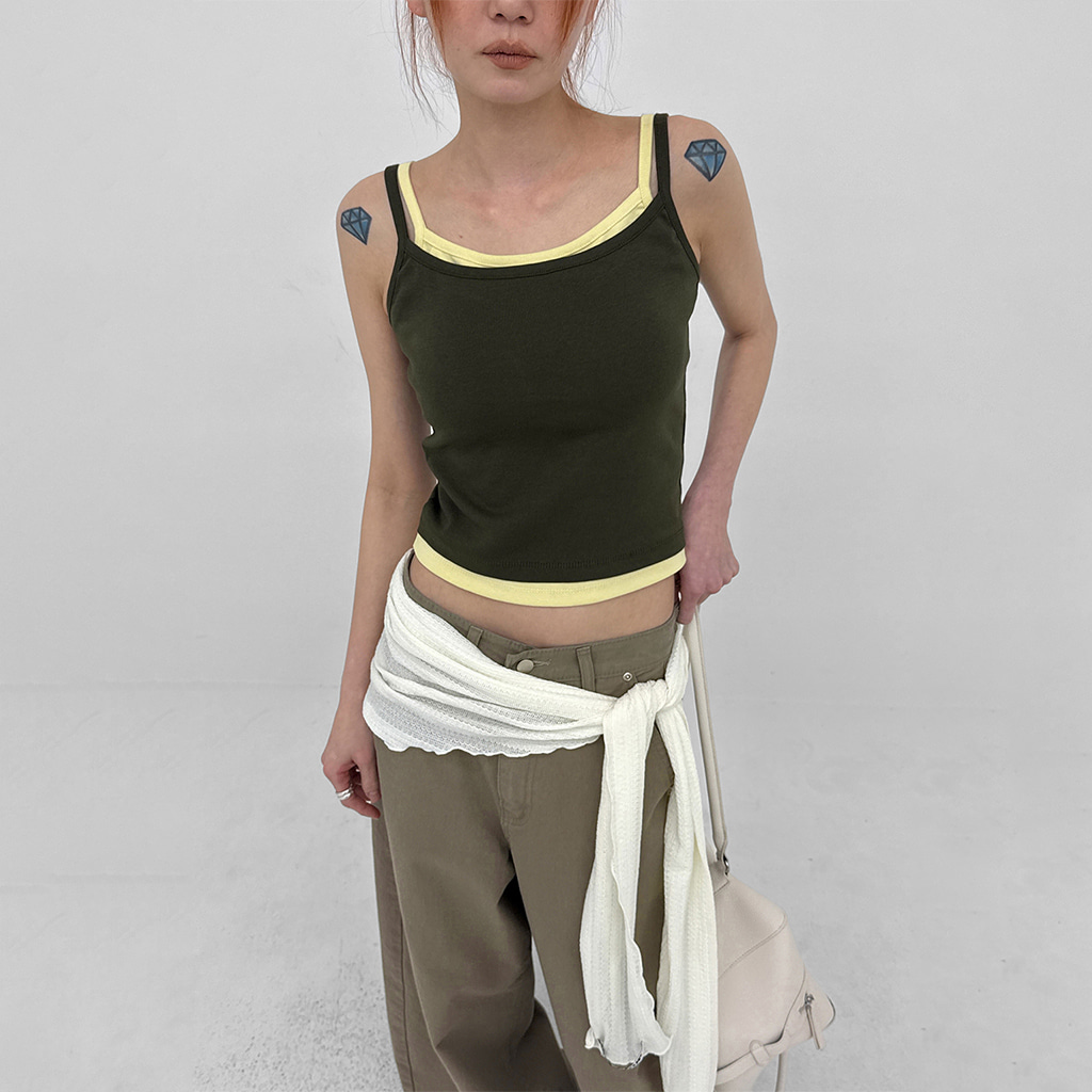 レイヤードカップ付きキャミソール