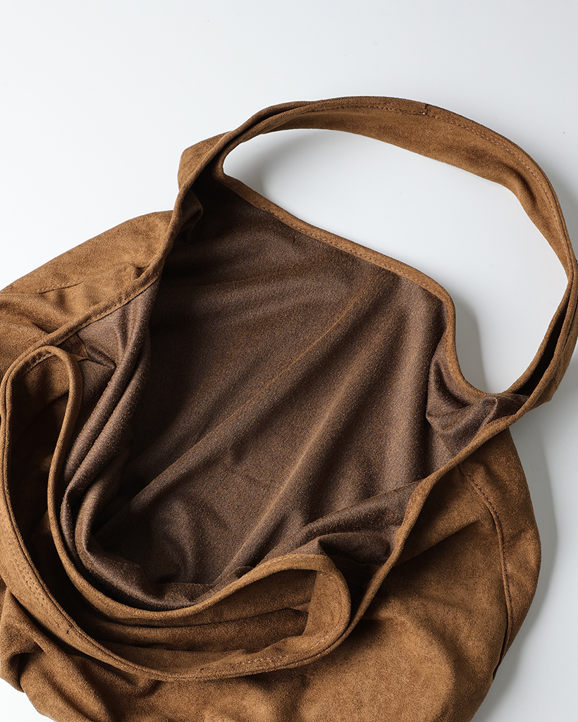 ノンネイティブ　ピッグスエード　ショルダーバッグ ノンネイティブ ピッグスエード ショルダーバッグ