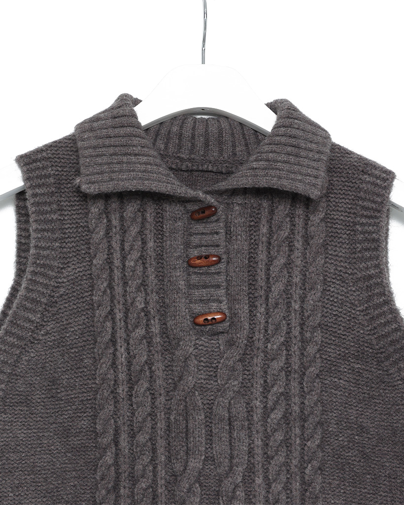 ○★新品 未使用 ナナミカ 光電子 ウールベスト ニットベスト ネイビー M ハーゲージクルーネックニットベスト | human woman（ヒューマン