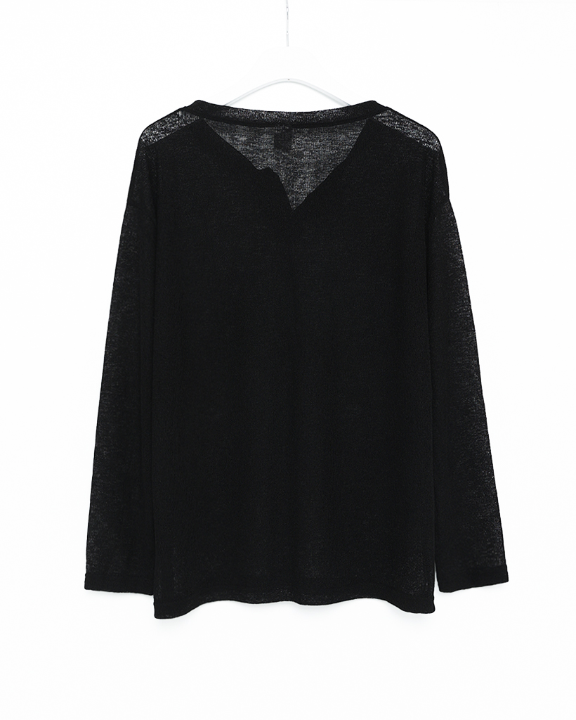 ユニセックス）オープンネックラインオーバーサイズニット