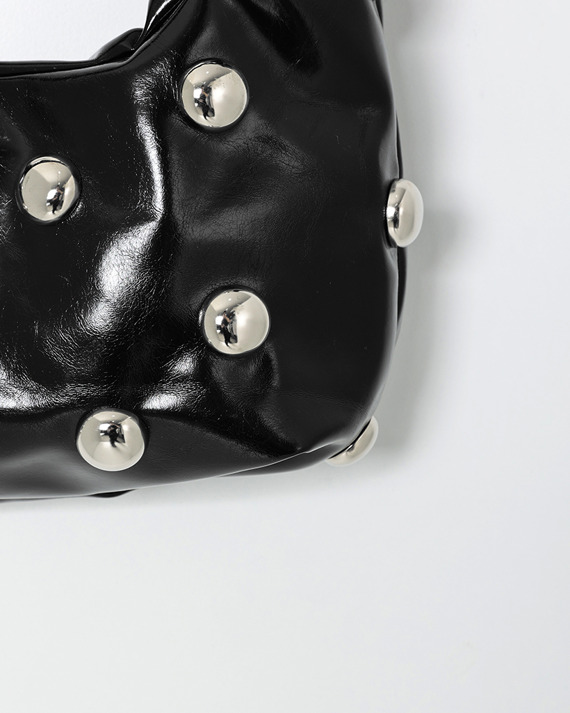 ビッグスタッズショルダーバッグ | ファッション通販サイト NUGU