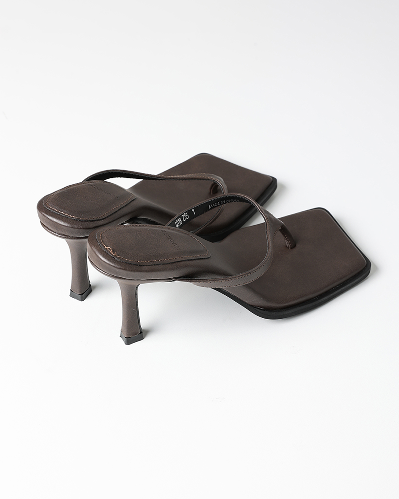 TOTEME トテム スクエアトゥ ヒール フリップフロップ サンダル TOTEME Toteme トーテム トングサンダル THE FLIP FLOP HEEL 205