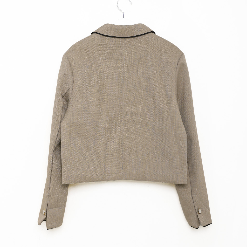 ラインポイントクロップドジャケット | ファッション通販サイト NUGU