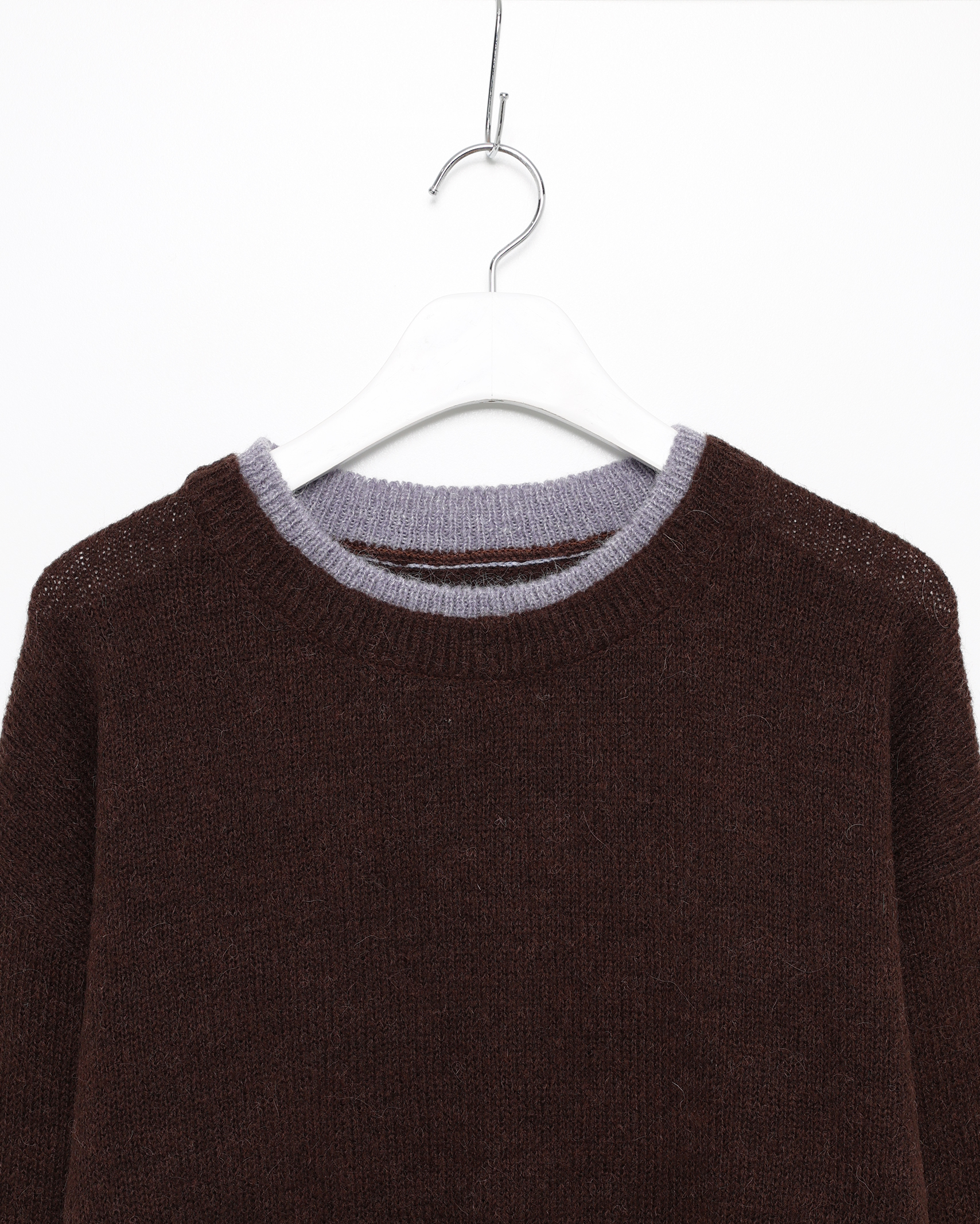 ニット背中側首周り ネックラインレイヤートラウンドニット