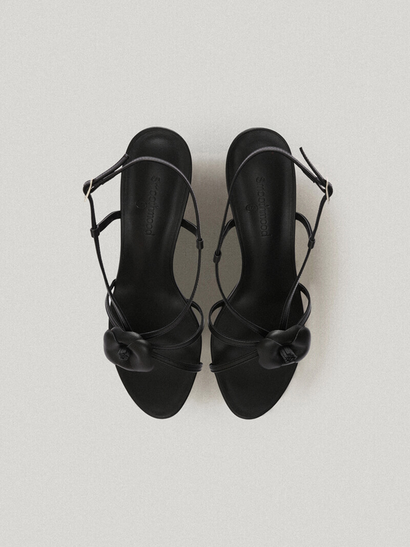 Black Cordelia Flower Sandal