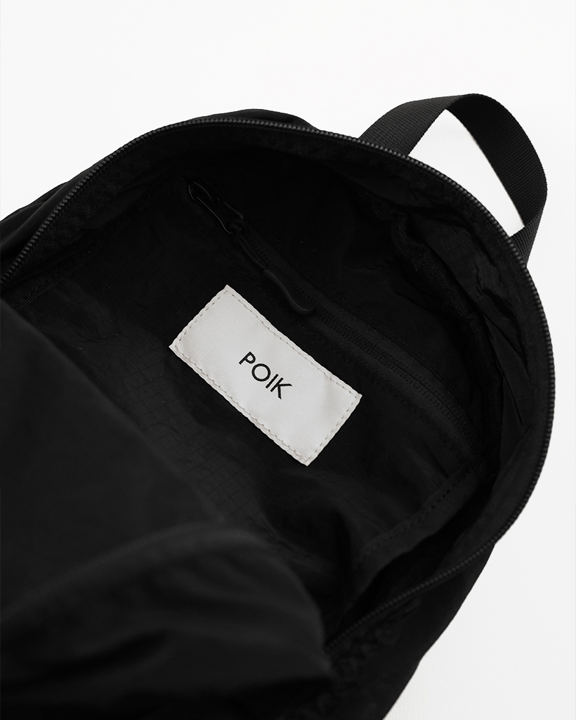 EAST WEST ブラックバックパック Pacific Classic Day Pack | Manhattan Portage | Manhattan