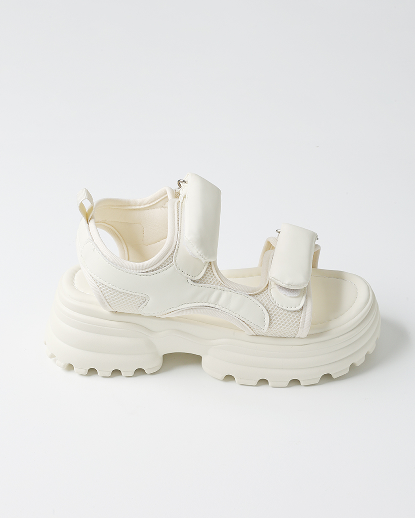 GANNI サテン プラットフォームサンダル ルーシュ入り GANNI サテン プラットフォームサンダル ルーシュ入り