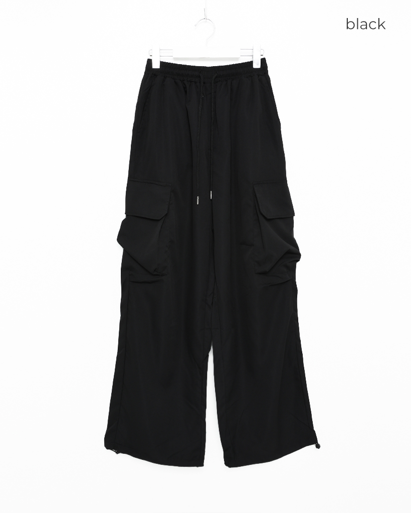 adidas 黒 パラシュートパンツ ウエストドローコード付き adidas 黒 パラシュートパンツ ウエストドローコード付き