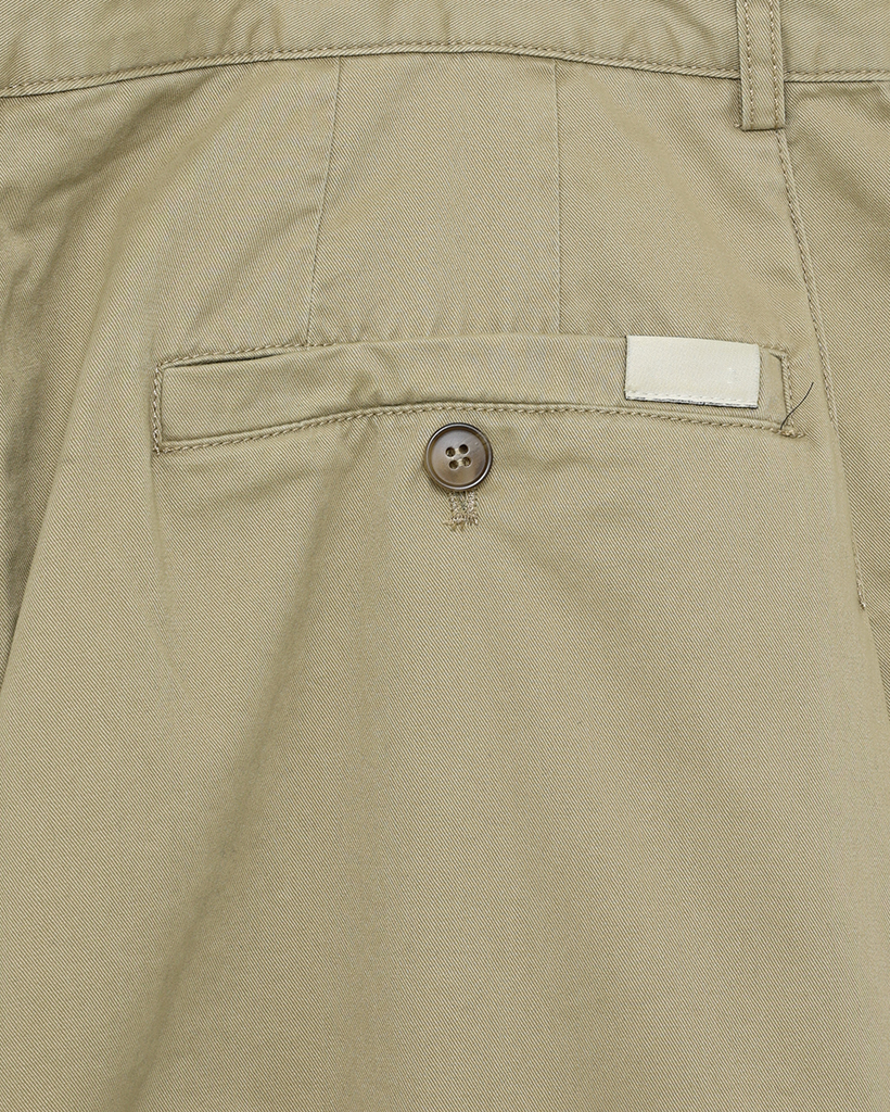 ワイドピンタックチノパンツ | ファッション通販サイト NUGU