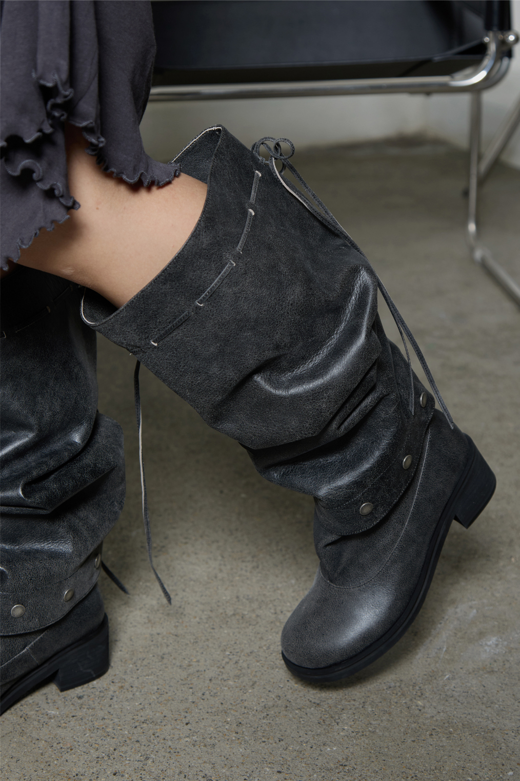 Heidi Button Boots / gray