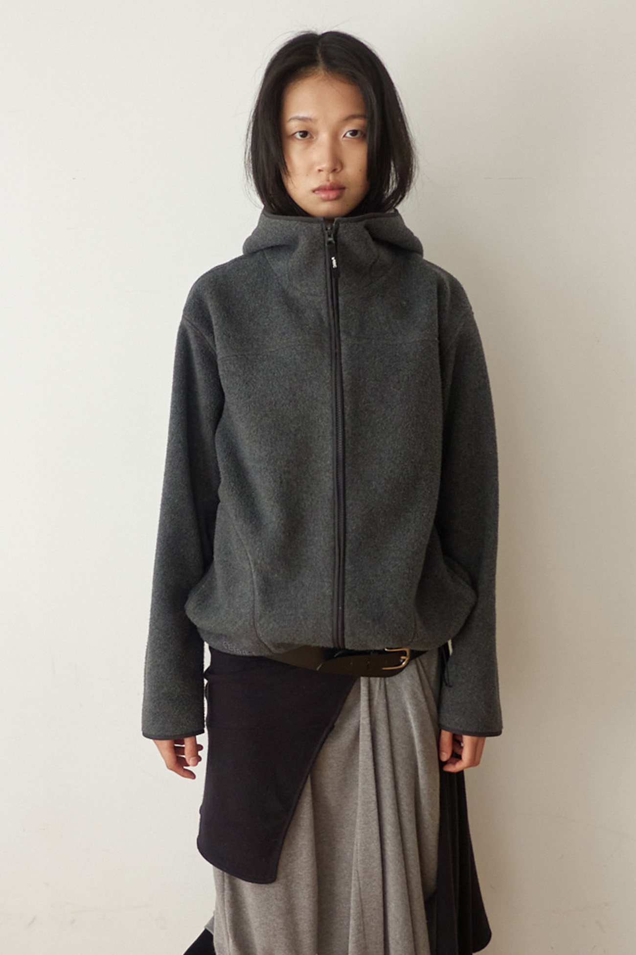 FLEECE HOODED ZIP UP / CHARCOAL