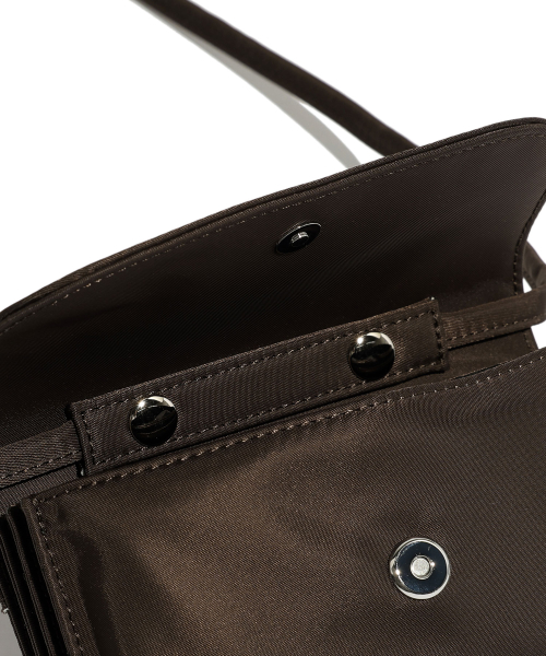 【NICE GHOST CLUB】Three Star stud 財布 BAG★韓国で人気 3STAR STUD MINI WALLET BAG[BROWN] | ファッション通販サイト NUGU