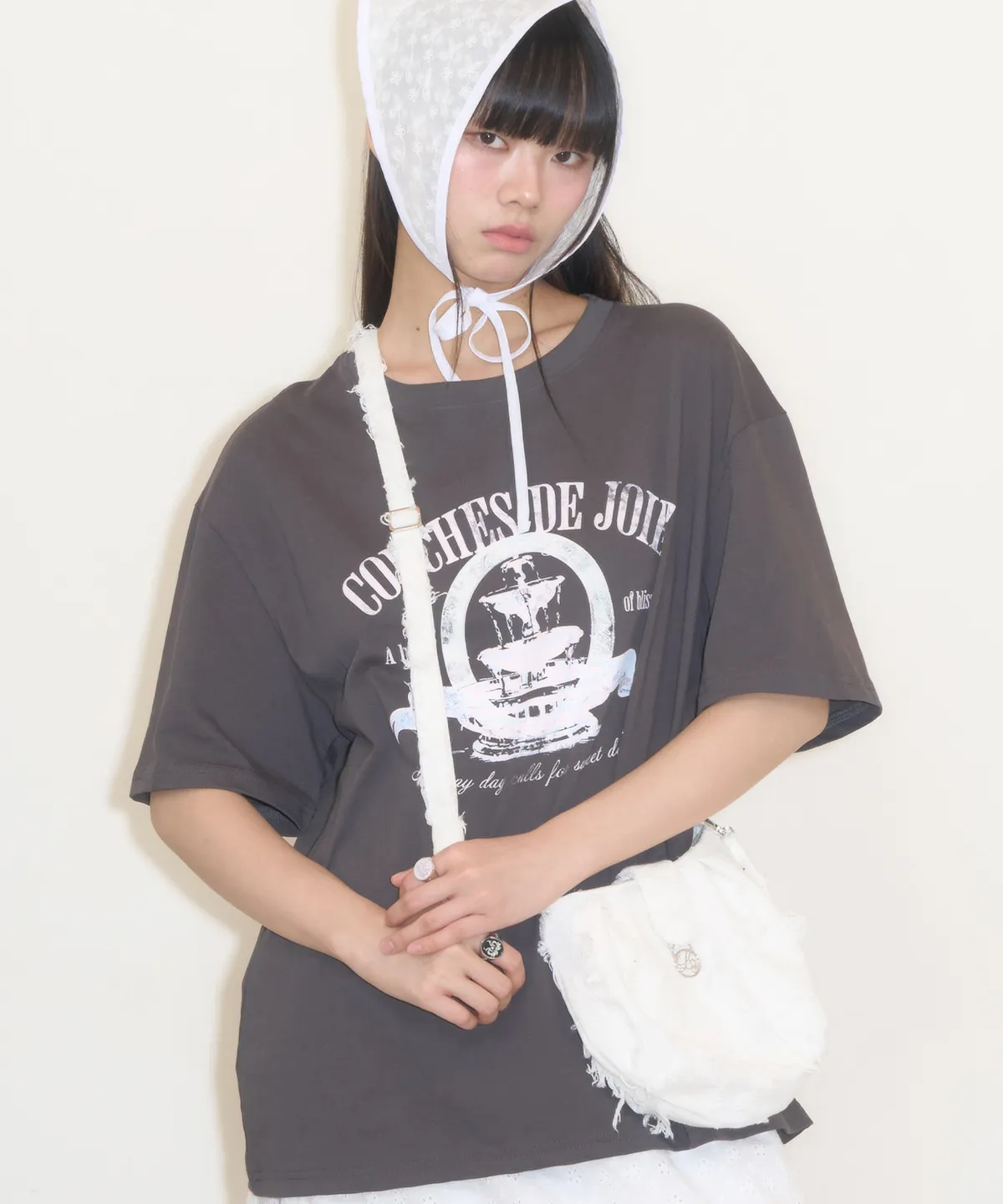 [25SS*人気]★ILLIGO★FEATHER MINI CROSS BAG ミニクロスバッグ FEATHER MINI CROSS BAG WHITE | ファッション通販サイト NUGU