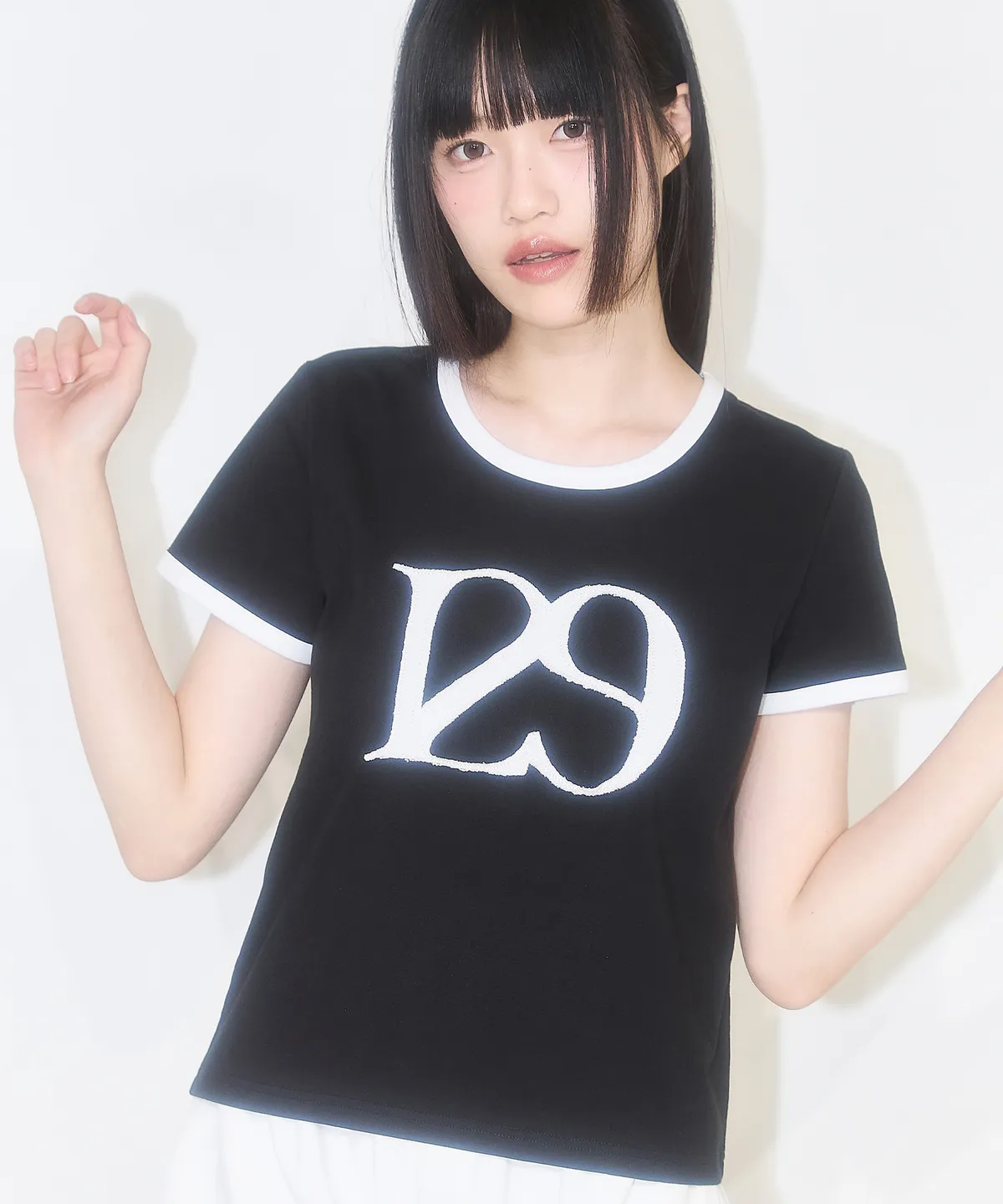 ★ ILLIGO★ 129 LOGO PATCH T-SHIRT MUSINSA | ILLIGO 129 Logo Patch T-Shirt Black Dot