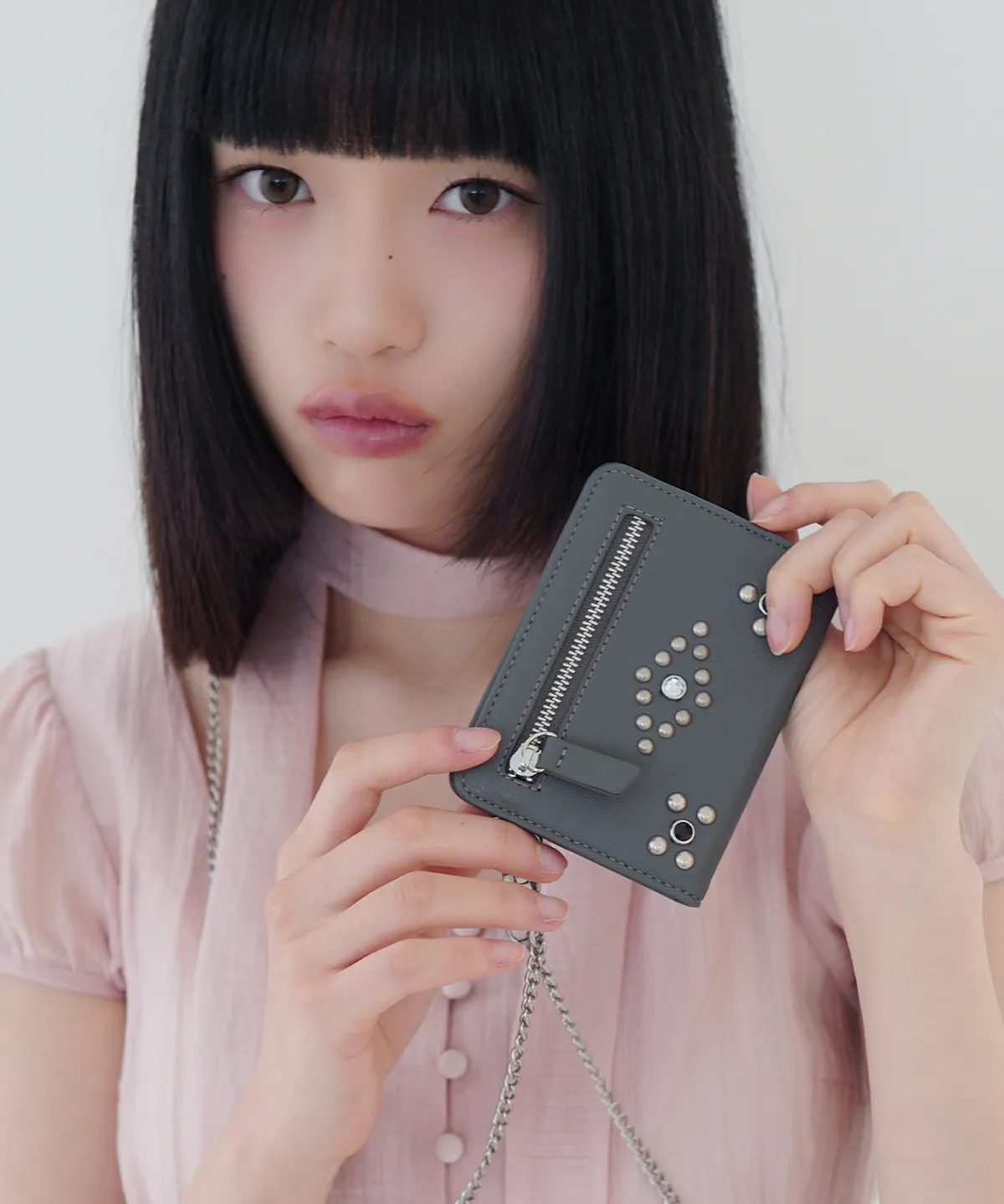 ◆ILLIGO◆ Studded Cross Wallet Black 25SMACC02BK Studded Cross Wallet Charcoal | ファッション通販サイト NUGU